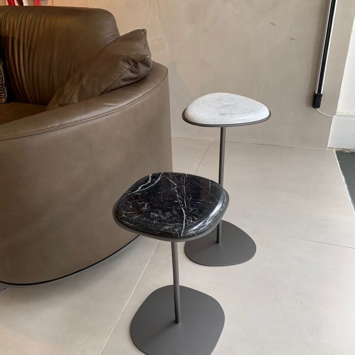 Mesa Auxiliar Mary Chum Nero e Carrara
