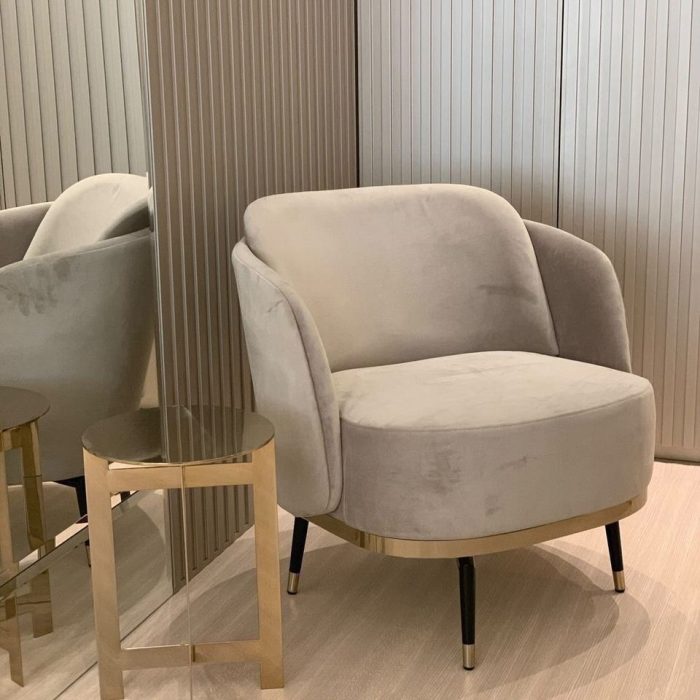 Poltrona Hug com Mesa Auxiliar Steel (1)
