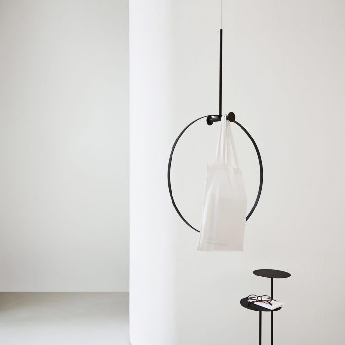 argola coat hanger (lookbook-1)