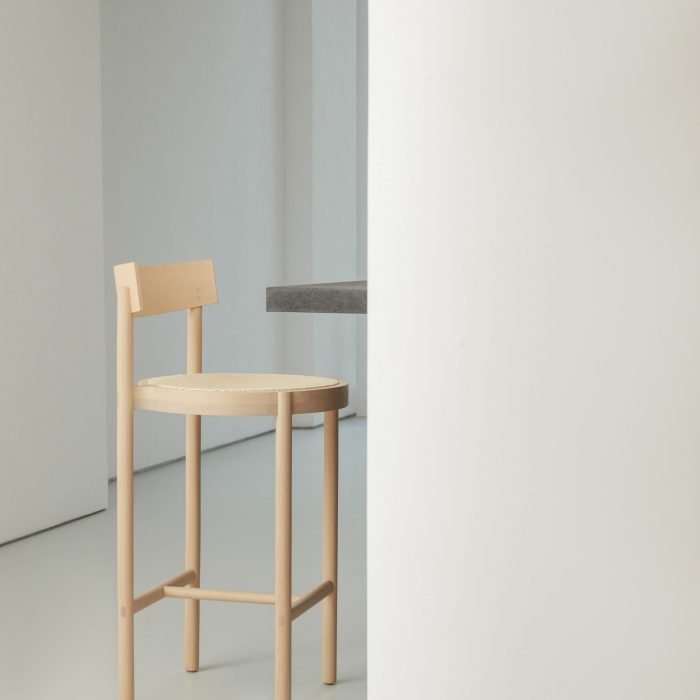 gravata high stool. (lookbook-1)